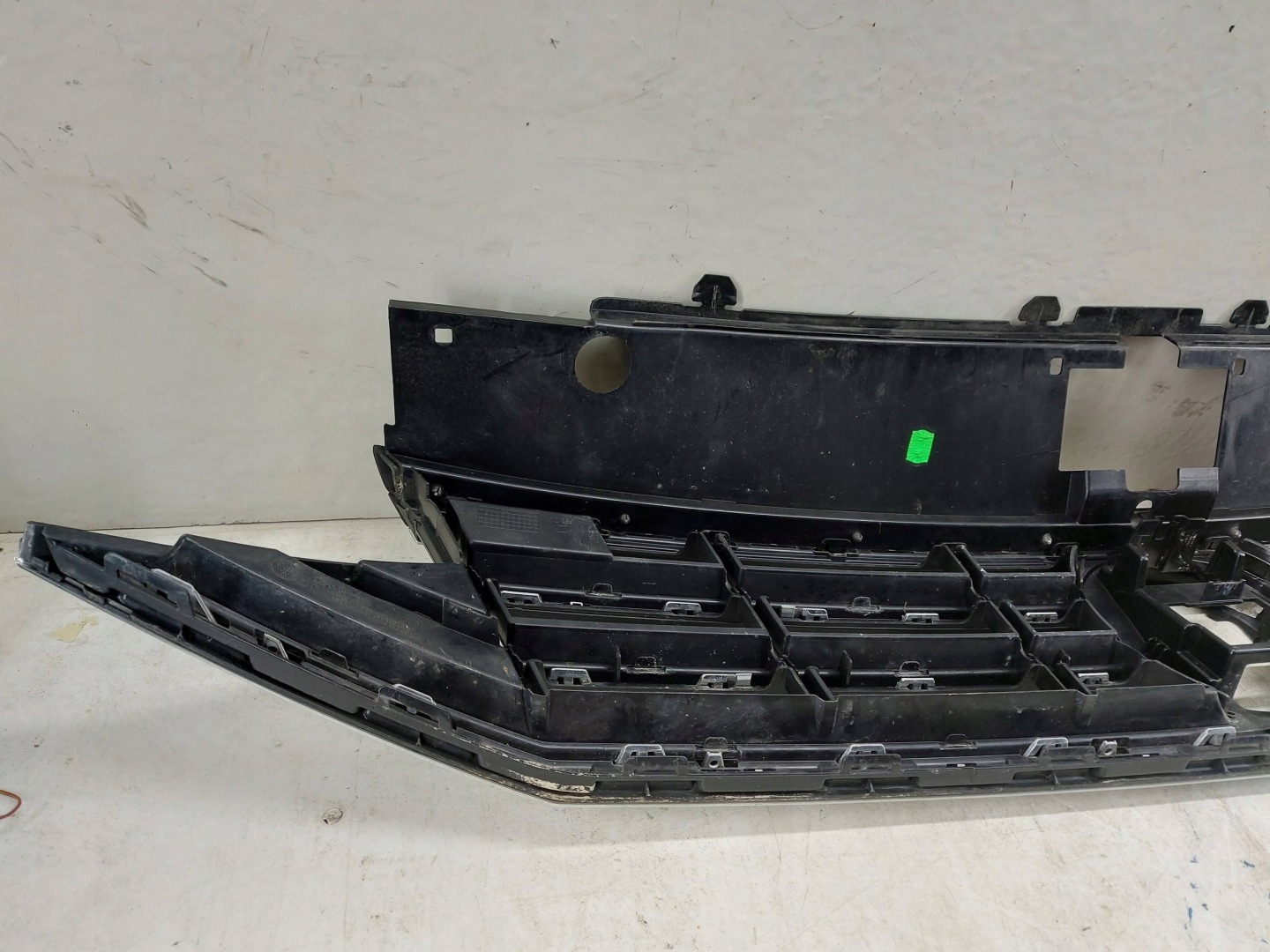 VW Passat B8 Kühlergrill FRONTGRILL Kühlergitter 3G0853651BL - Thumbnail 12