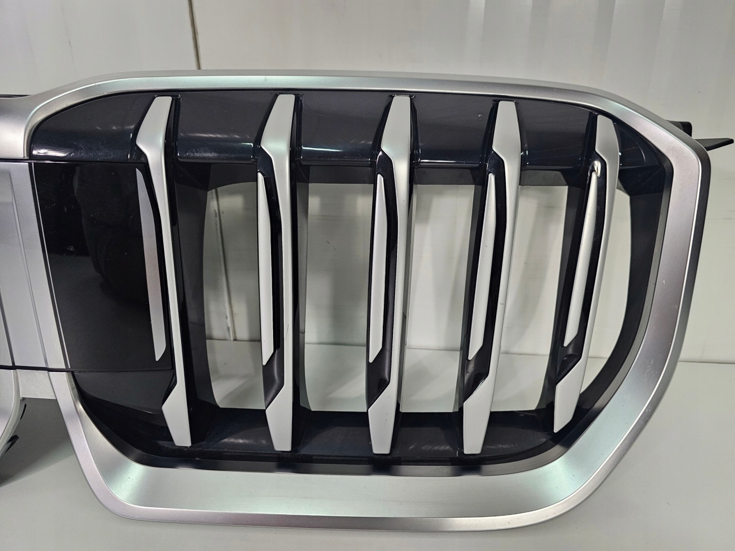 BMW iX1 U11 Kühlergrill FRONTGRILL Kühlergitter 9880301 - Thumbnail 9