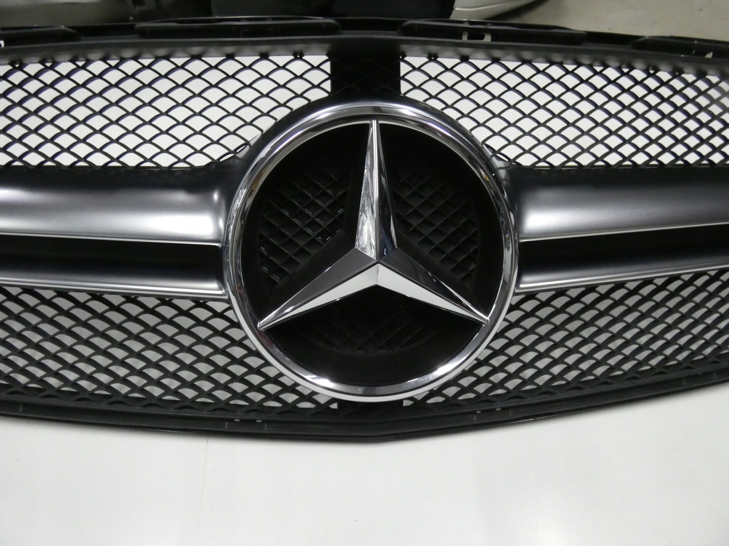 Mercedes-Benz GLA W156 Kühlergrill FRONTGRILL Kühlergitter A1568880760 - Thumbnail 4