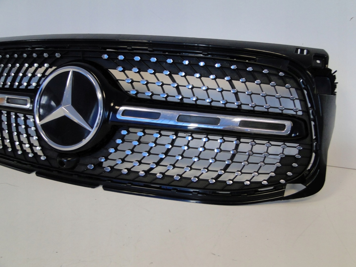 Mercedes-Benz GLB W247 Kühlergrill FRONTGRILL Kühlergitter A0008880400 - Thumbnail 5