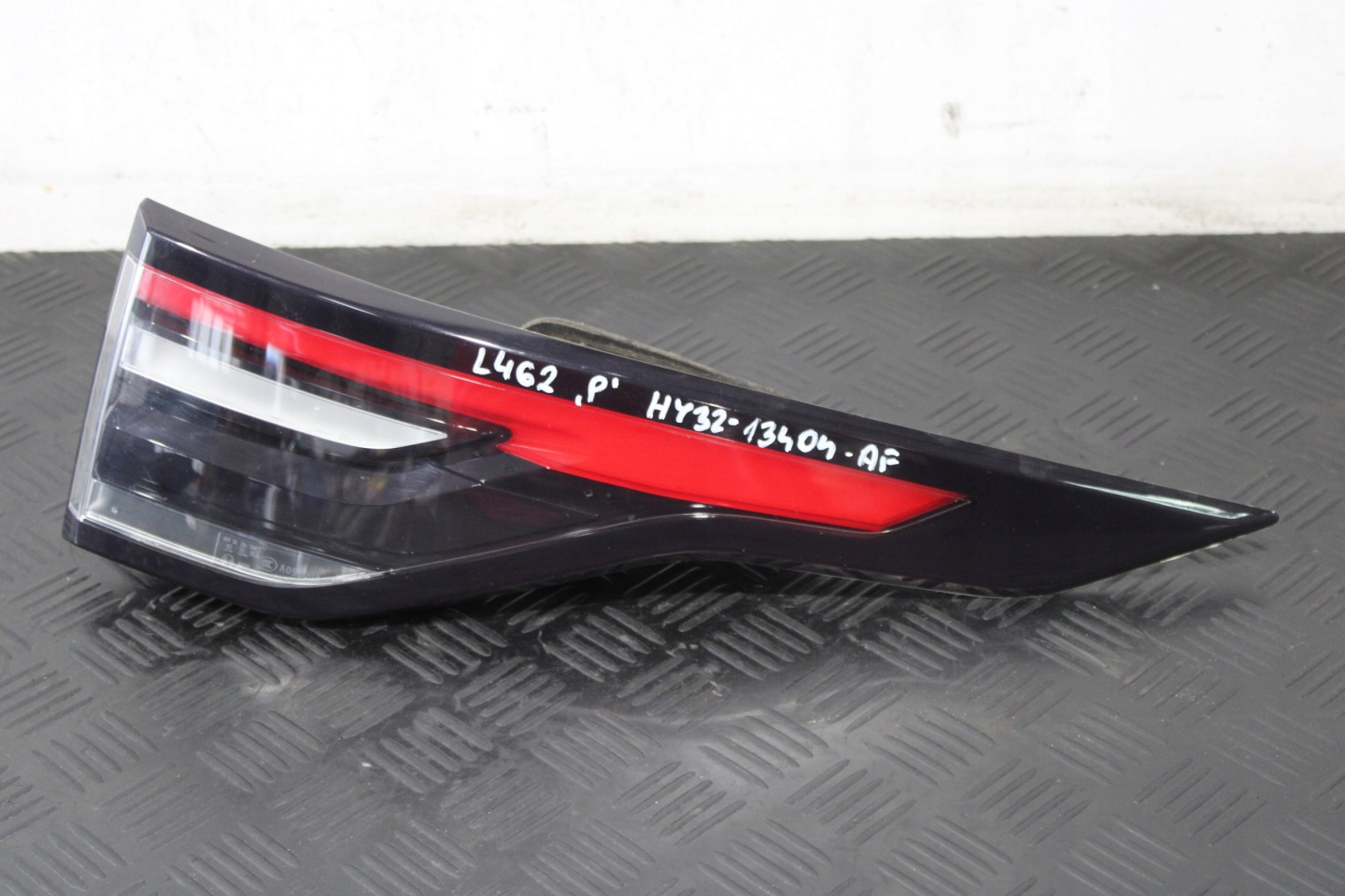 Land Rover Discovery L462 Rückleuchte HY3213404A Rearlamp - Thumbnail 1