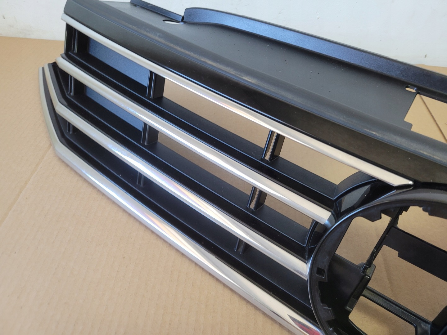 VW Passat B8 Kühlergrill FRONTGRILL Kühlergitter 3G0853653L - Thumbnail 7