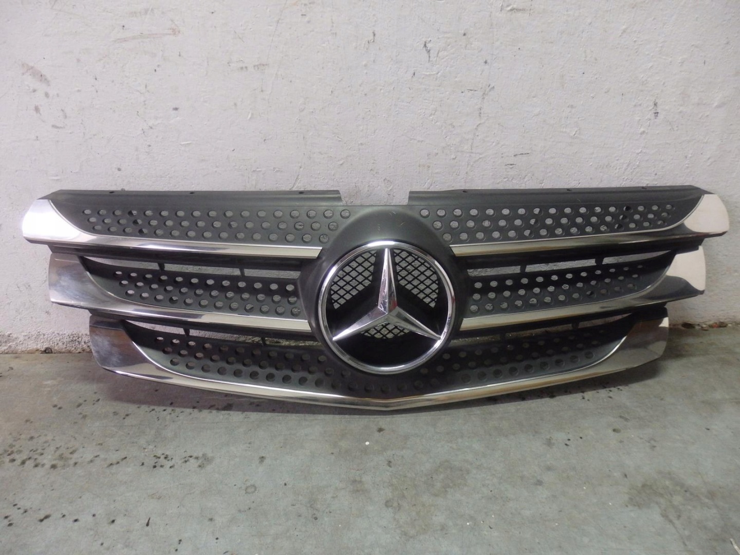 Mercedes-Benz Vito W447 Kühlergrill FRONTGRILL Kühlergitter A4478800085 - Thumbnail 1