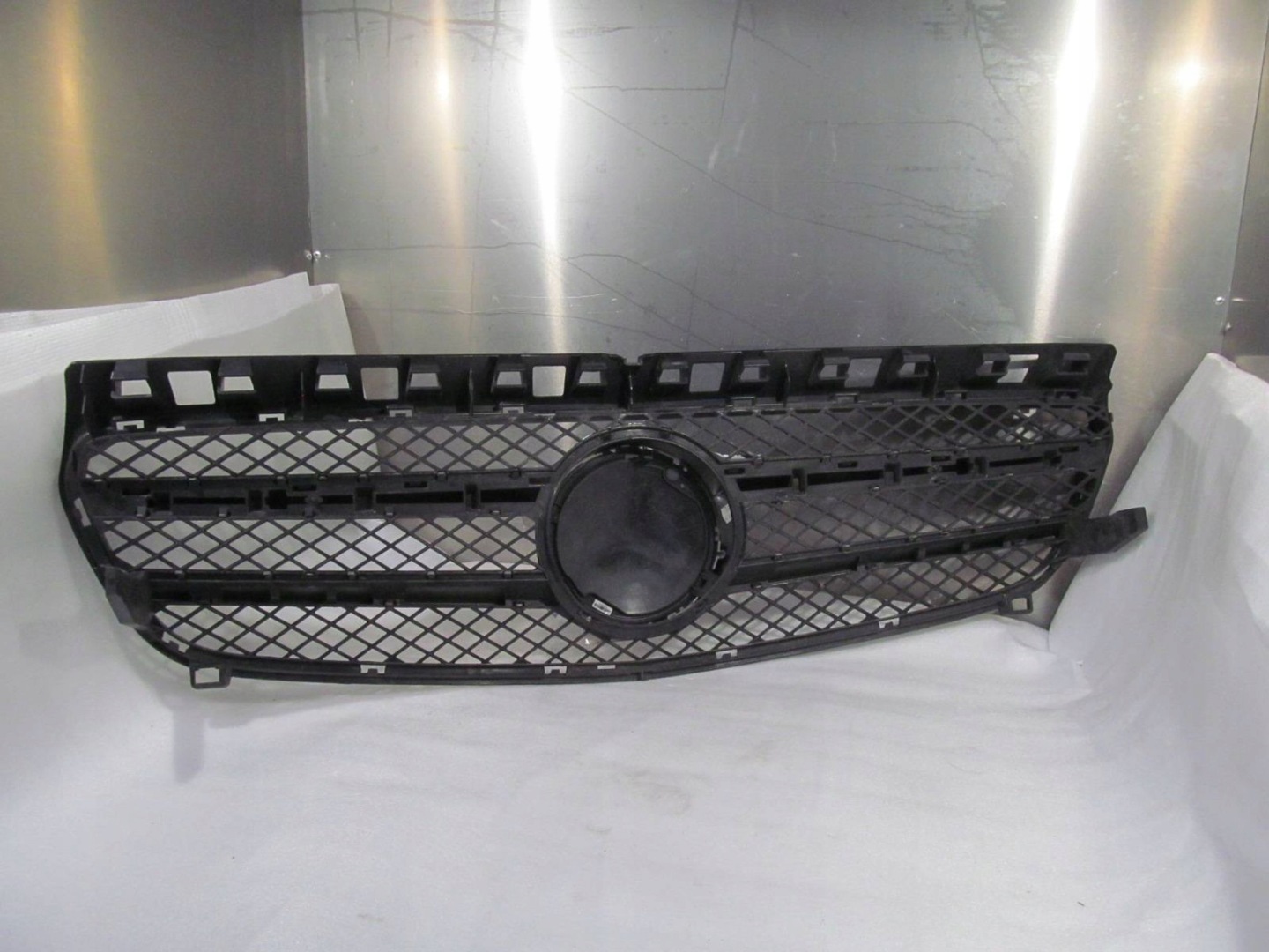Mercedes-Benz A-Klasse W176 Kühlergrill FRONTGRILL Kühlergitter A1768880260 - Thumbnail 11
