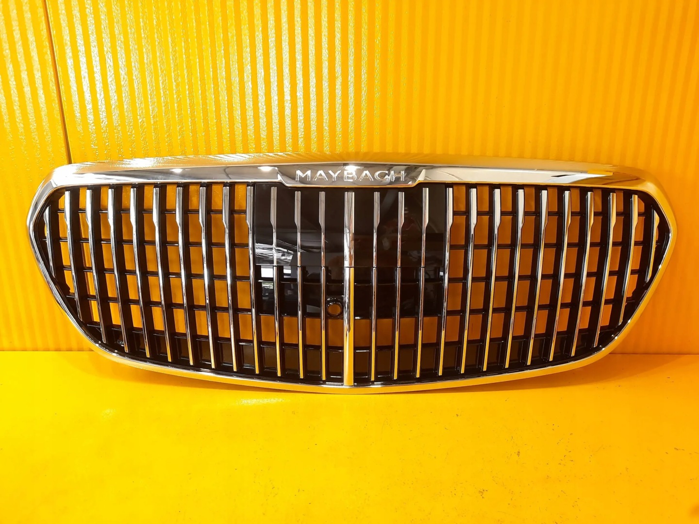 Mercedes-Benz Maybach W240 Kühlergrill FRONTGRILL Kühlergitter A2238804500 - Thumbnail 1