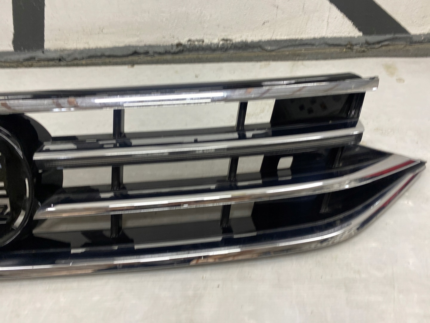 VW Tiguan Kühlergrill FRONTGRILL Kühlergitter 5NN853653E - Thumbnail 3