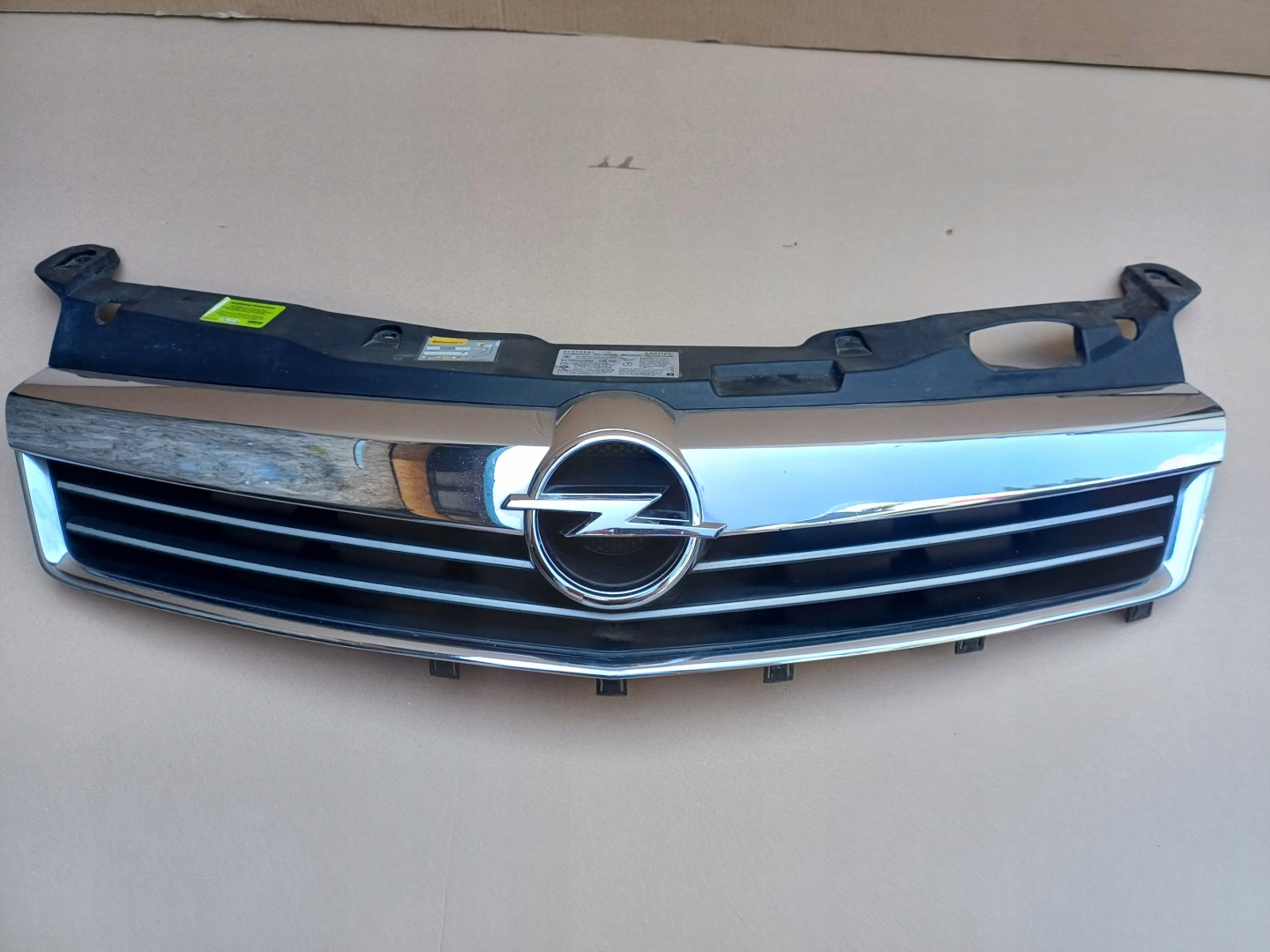 Opel Astra Kühlergrill FRONTGRILL Kühlergitter 13225775 - Thumbnail 1