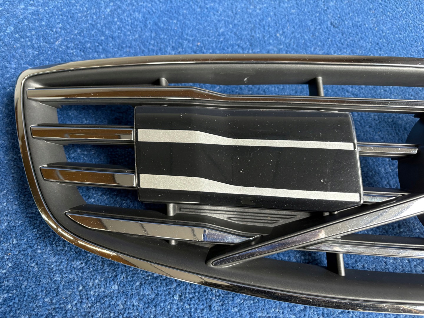 Volvo S70/V70/XC70 V70 Kühlergrill FRONTGRILL Kühlergitter 31383596 - Thumbnail 4