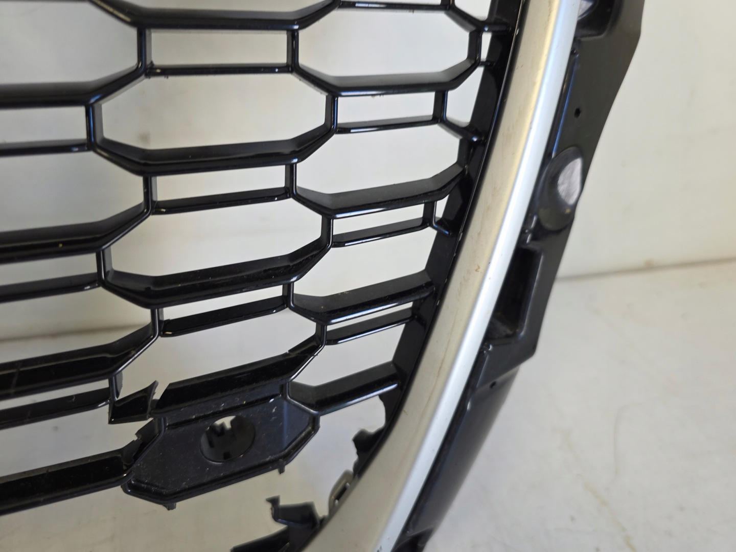 Audi A3 8V5 Kühlergrill FRONTGRILL Kühlergitter 8V5807647 - Thumbnail 11