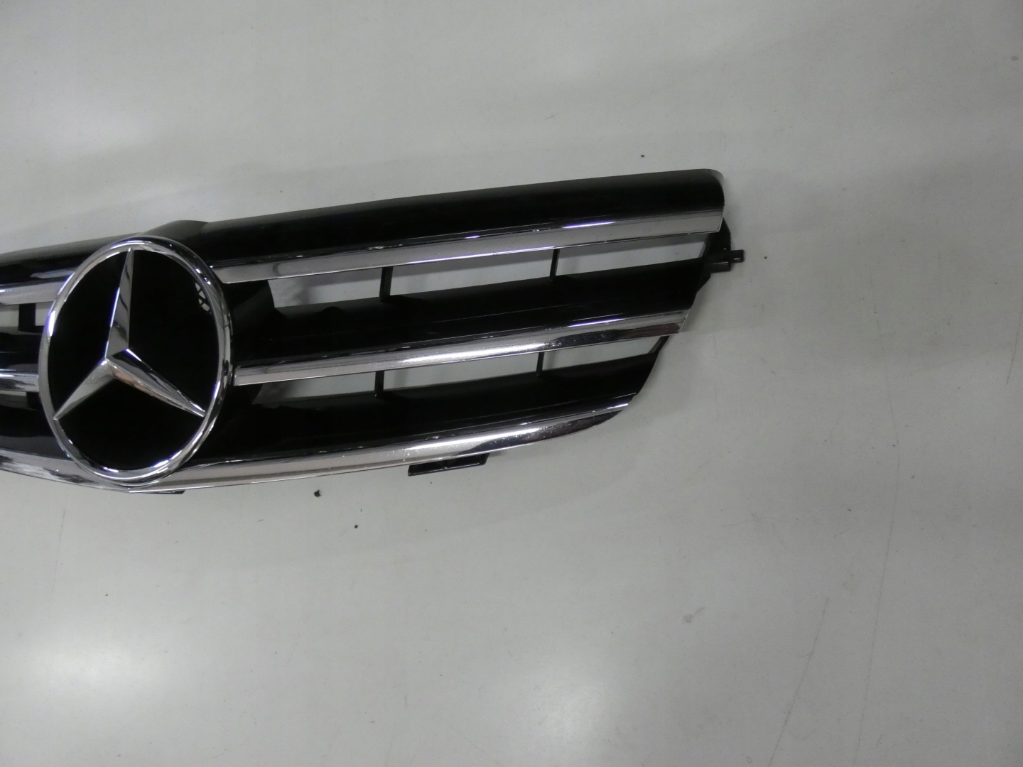 Mercedes-Benz CLK-Klasse W209 Kühlergrill FRONTGRILL Kühlergitter - Thumbnail 4