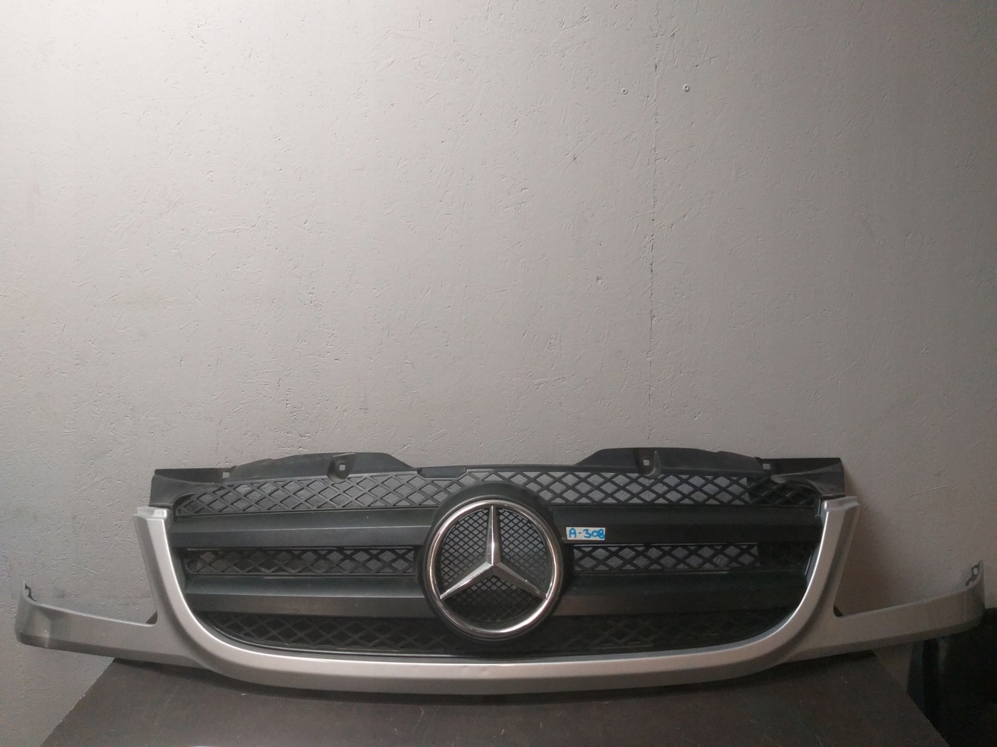 Mercedes-Benz Sprinter W906 Kühlergrill FRONTGRILL Kühlergitter A9068800383 - Thumbnail 1