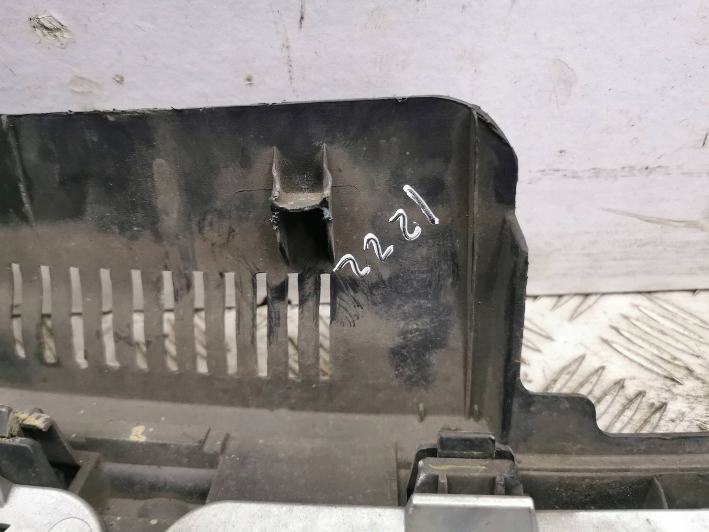 Jeep Cherokee J Kühlergrill FRONTGRILL Kühlergitter 68089734AA - Thumbnail 10