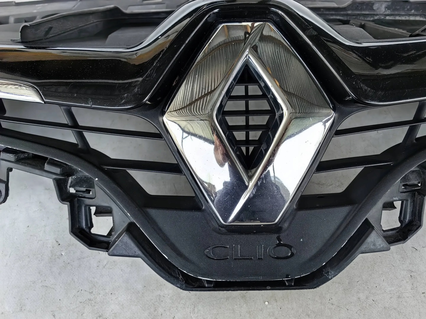 Renault Clio X98 Kühlergrill FRONTGRILL Kühlergitter 622561433R - Thumbnail 3