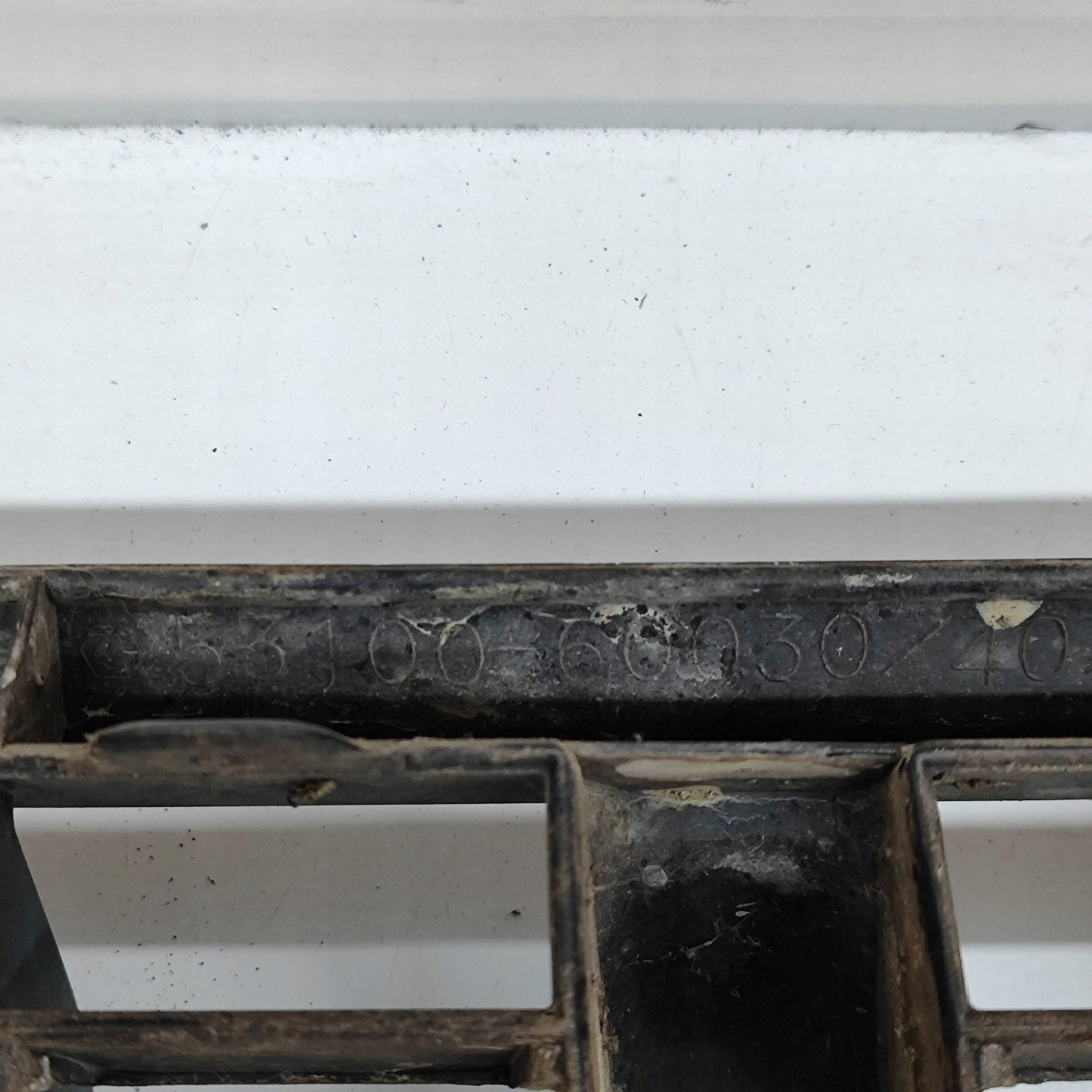 Toyota Land Cruiser J8/J10/J20 J8 Kühlergrill FRONTGRILL Kühlergitter 5310060030 - Thumbnail 7