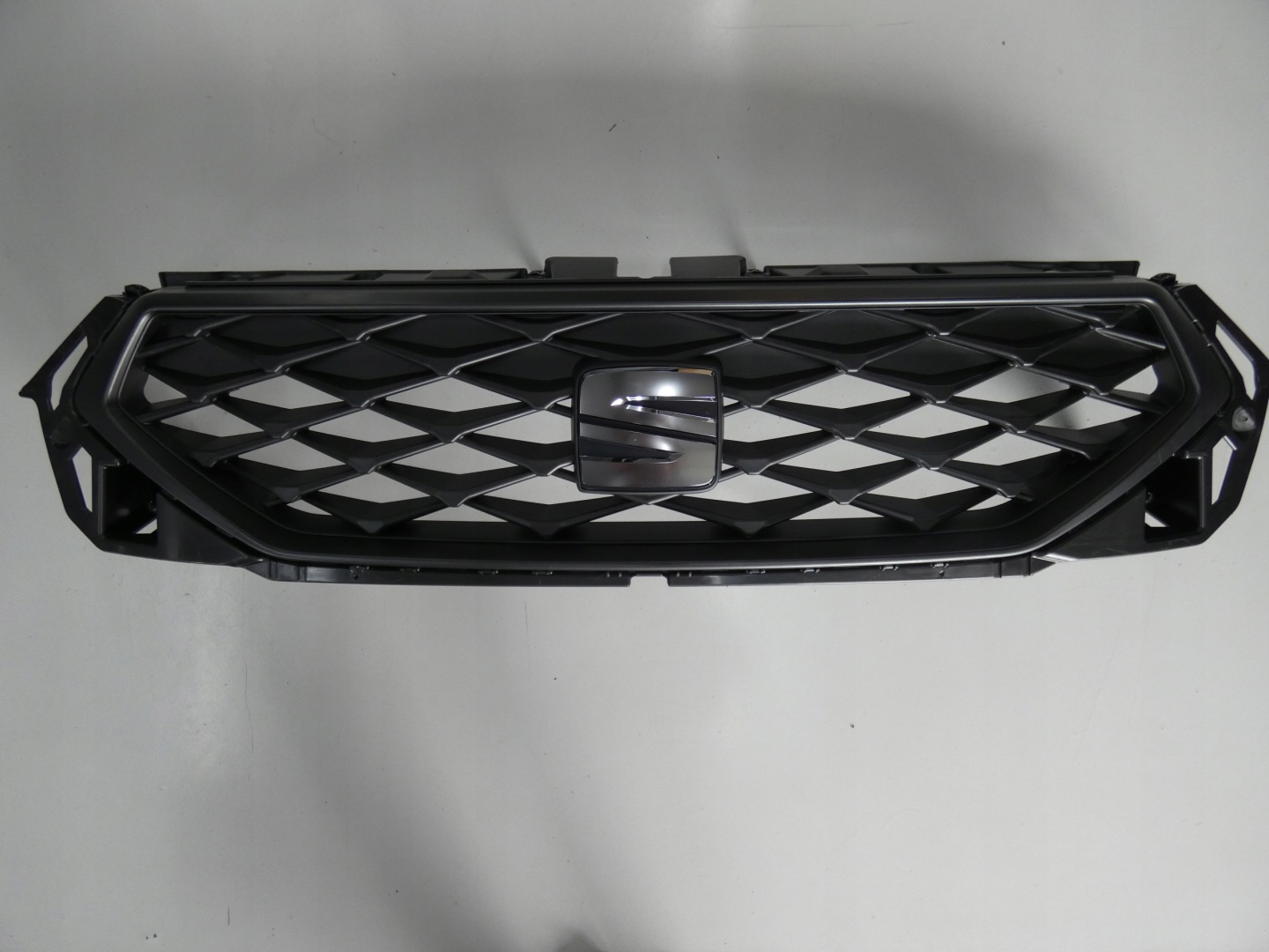 SEAT Ateca 575 Kühlergrill FRONTGRILL Kühlergitter 575853654P - Thumbnail 1