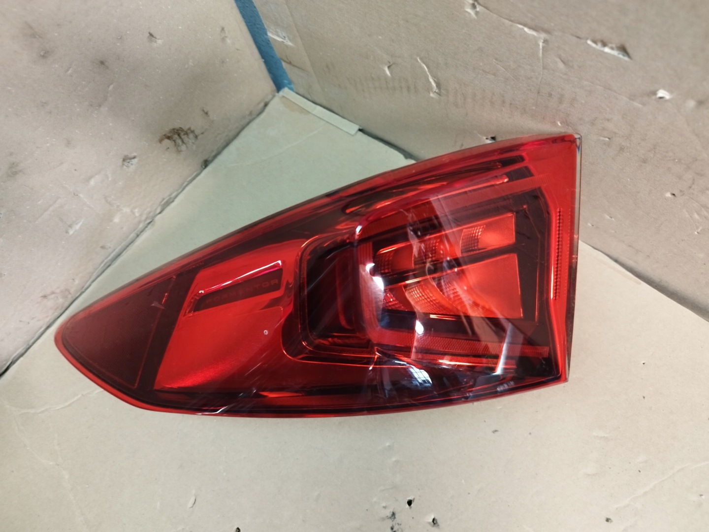 SEAT Formentor KM Rückleuchte 5FF945207 Rearlamp - Thumbnail 1