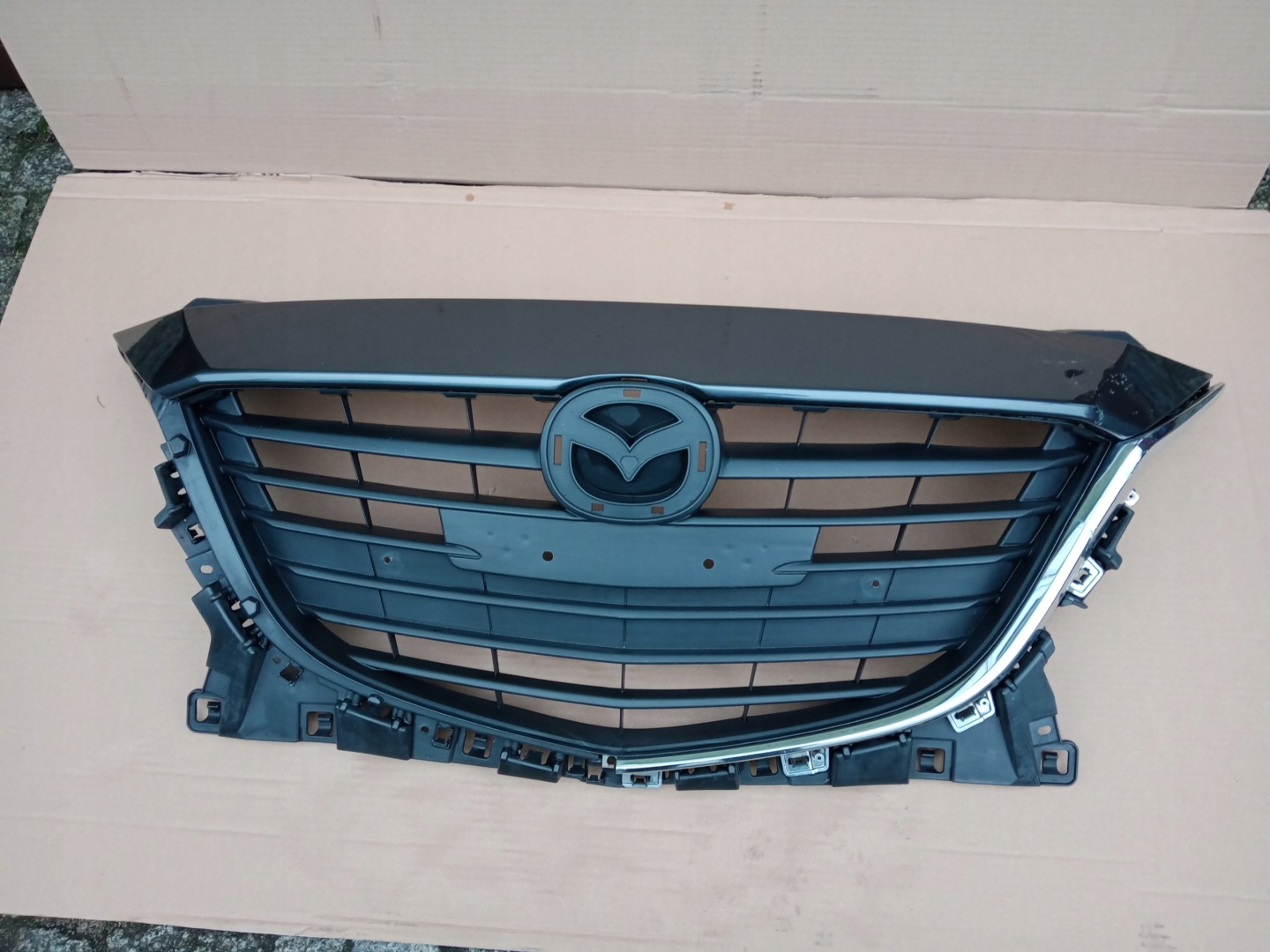 Mazda 3 BP Kühlergrill FRONTGRILL Kühlergitter BJS750712 - Thumbnail 1