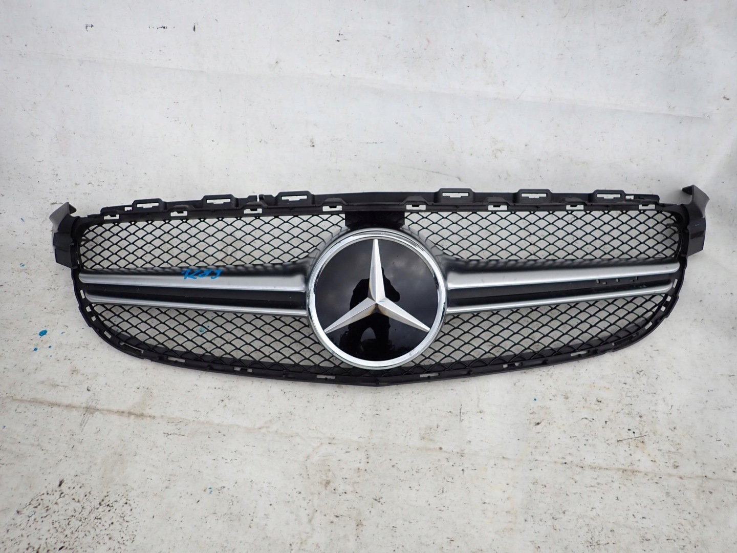 Mercedes-Benz C-Klasse W205 Kühlergrill FRONTGRILL Kühlergitter A2058880223 - Thumbnail 1