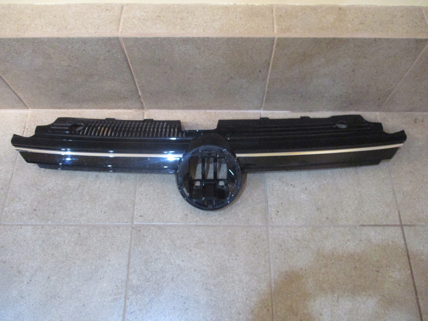 VW Golf V Kühlergrill FRONTGRILL Kühlergitter 5H0853651N - Thumbnail 1