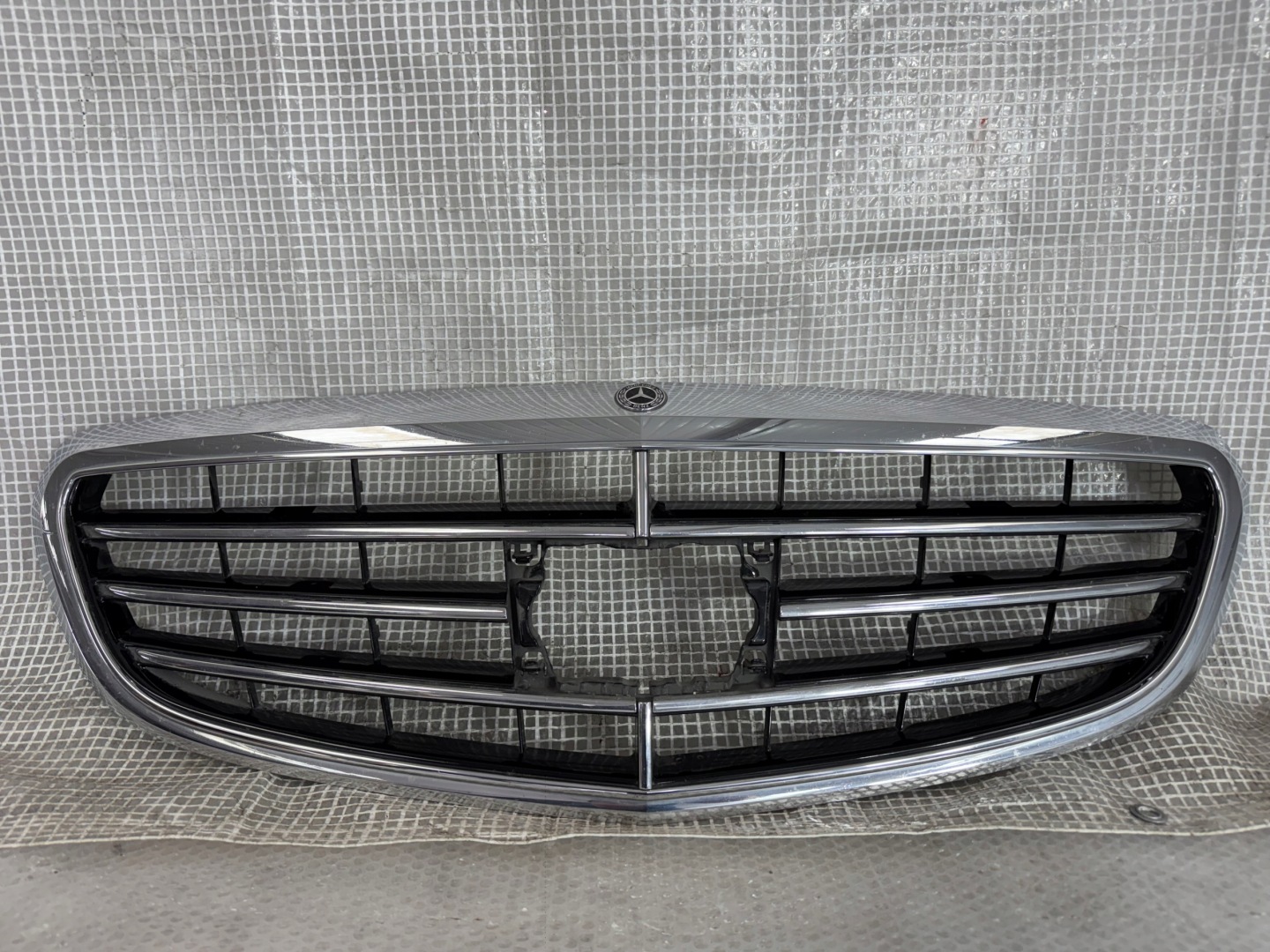 Mercedes-Benz C-Klasse W205 Kühlergrill FRONTGRILL Kühlergitter A2058806806 - Thumbnail 1