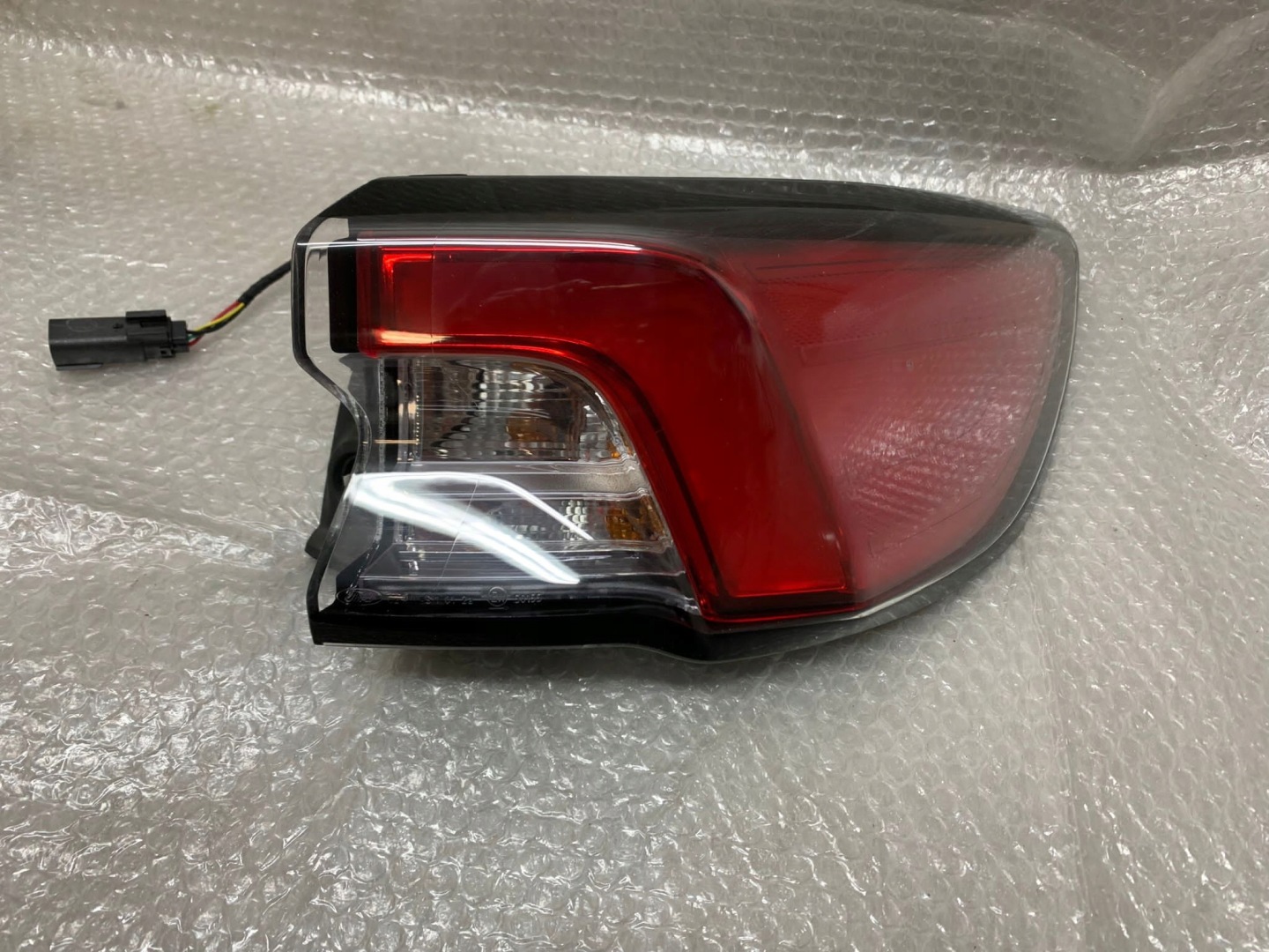 Ford Kuga III Mk3 Rückleuchte LV4B13404BD Rearlamp - Thumbnail 1