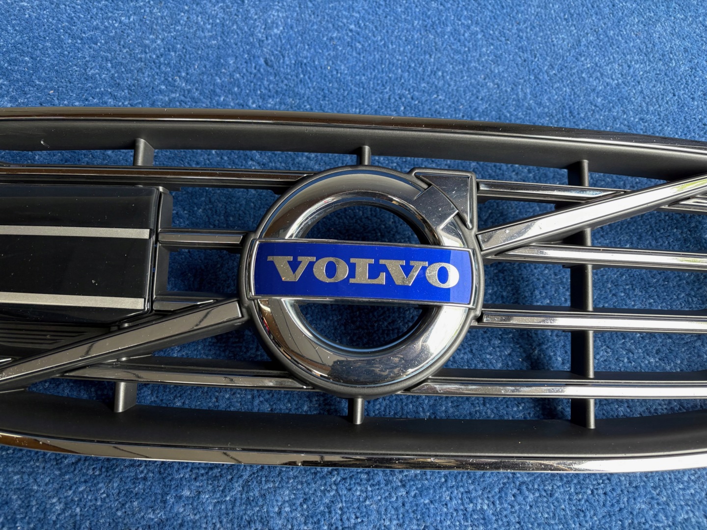 Volvo S70/V70/XC70 V70 Kühlergrill FRONTGRILL Kühlergitter 31383596 - Thumbnail 5