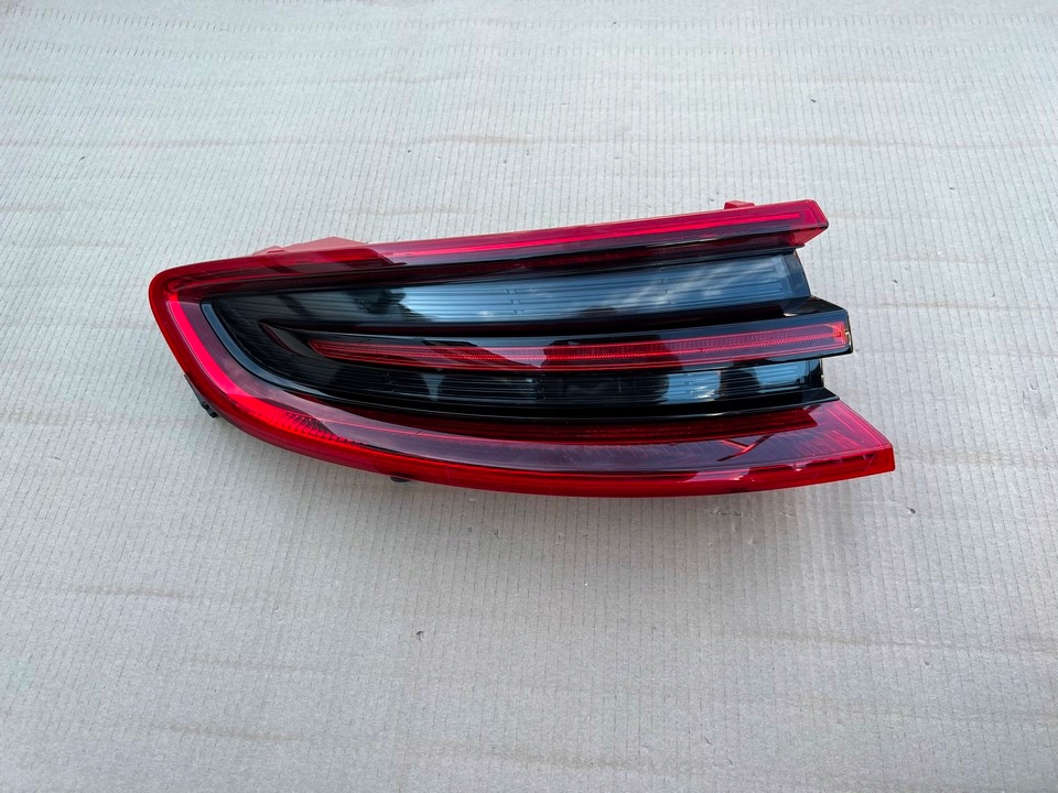 Porsche Macan 95B Rückleuchte 95B945095S Rearlamp - Thumbnail 1
