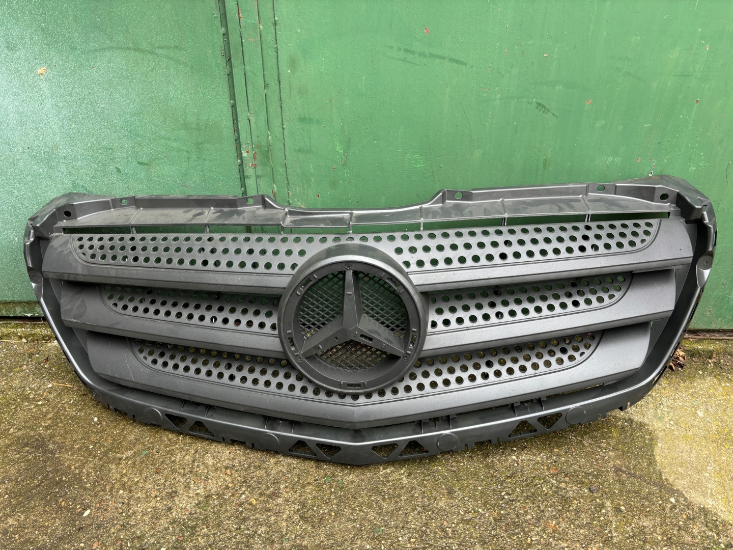 Mercedes-Benz Sprinter W910 Kühlergrill FRONTGRILL Kühlergitter A9068880523 - Thumbnail 1