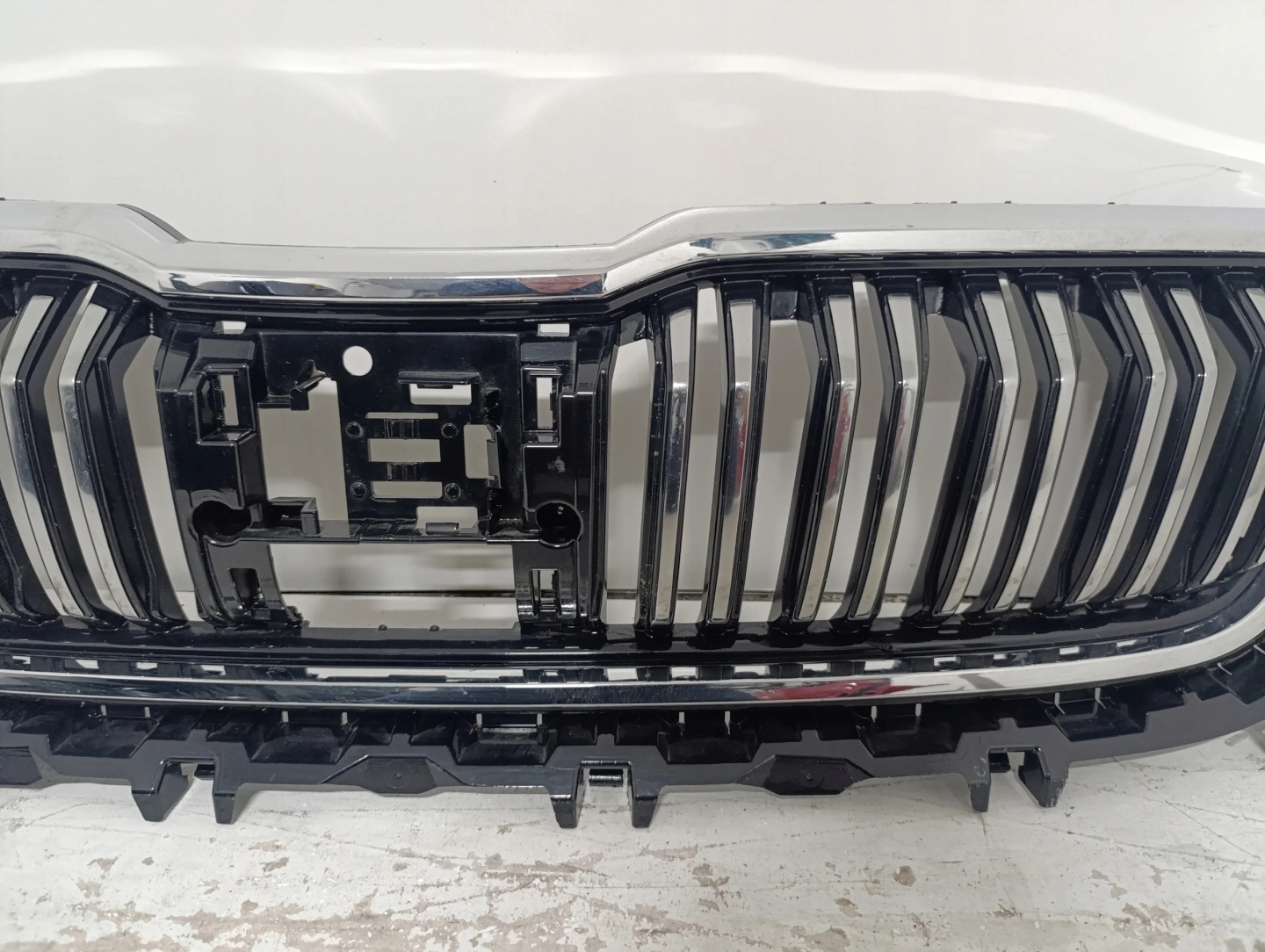 Skoda Kodiaq 565 Kühlergrill FRONTGRILL Kühlergitter 565853653 - Thumbnail 6