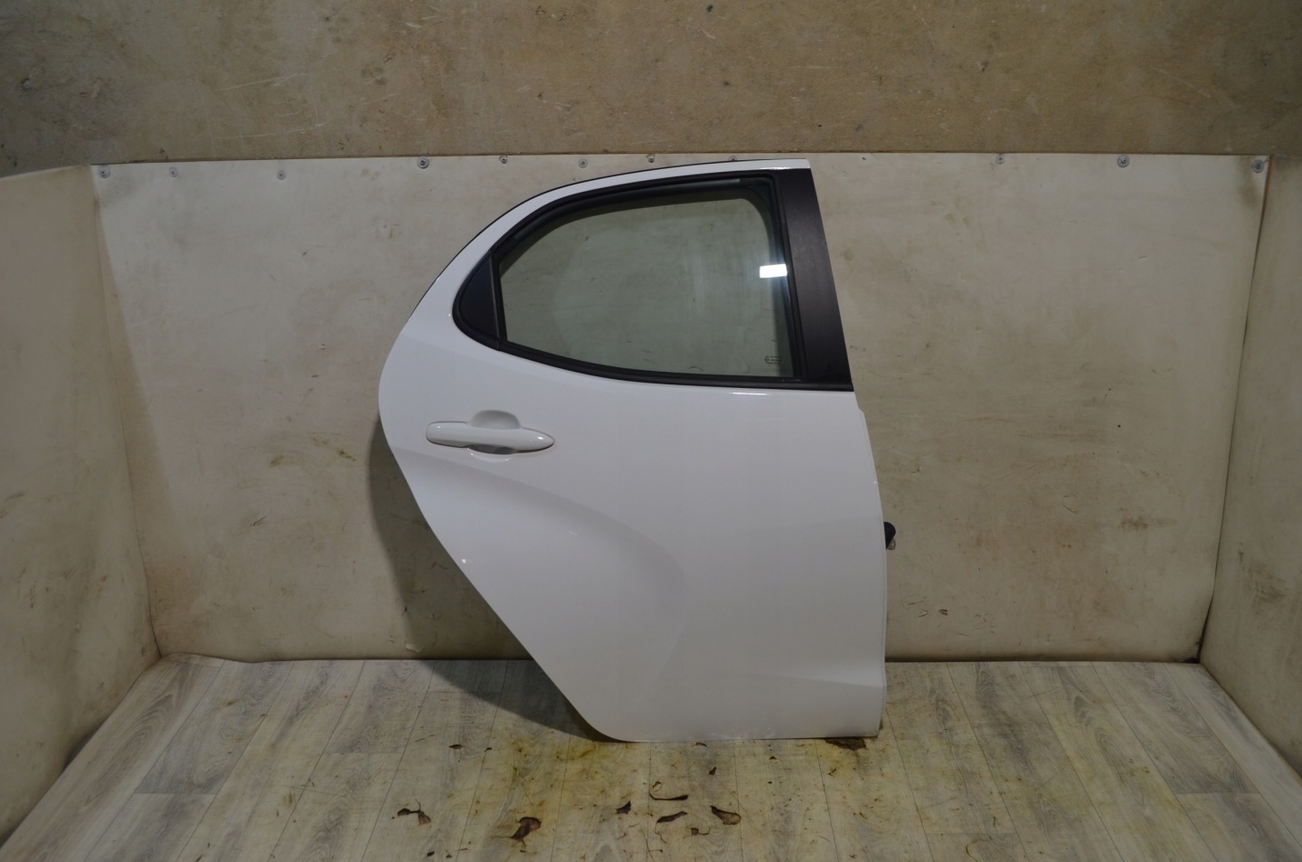 Toyota Yaris I P1 Tür Hinten Rechts Door Porta Porte - Thumbnail 1