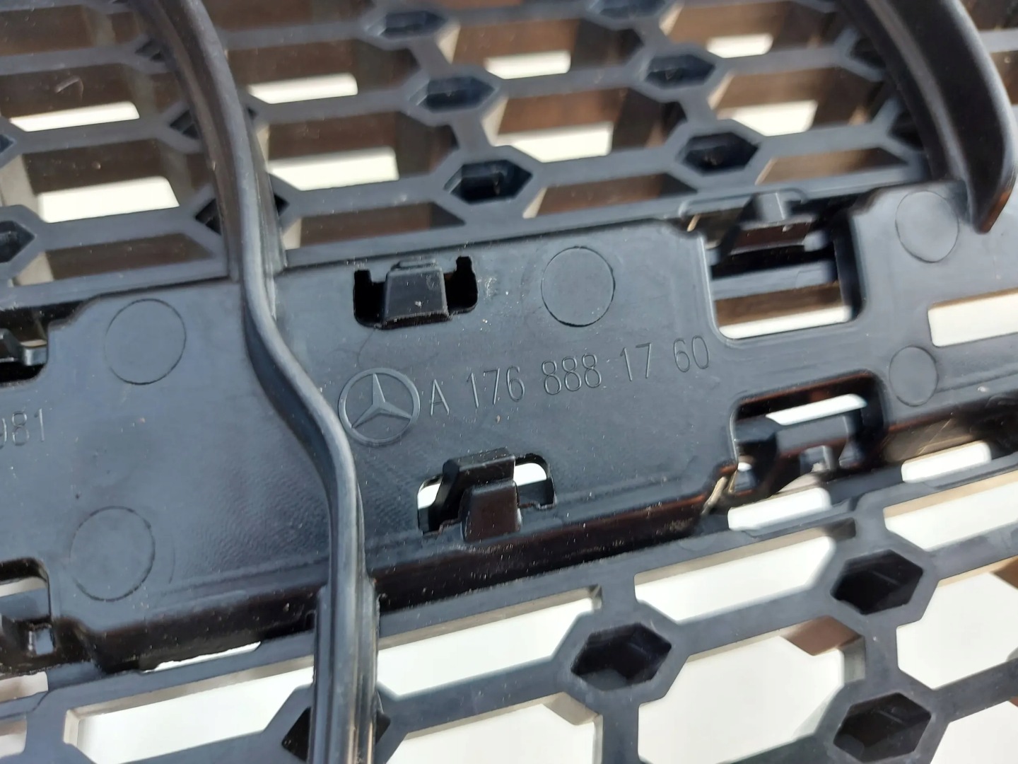 Mercedes-Benz A-Klasse W176 Kühlergrill FRONTGRILL Kühlergitter A1768881760 - Thumbnail 9