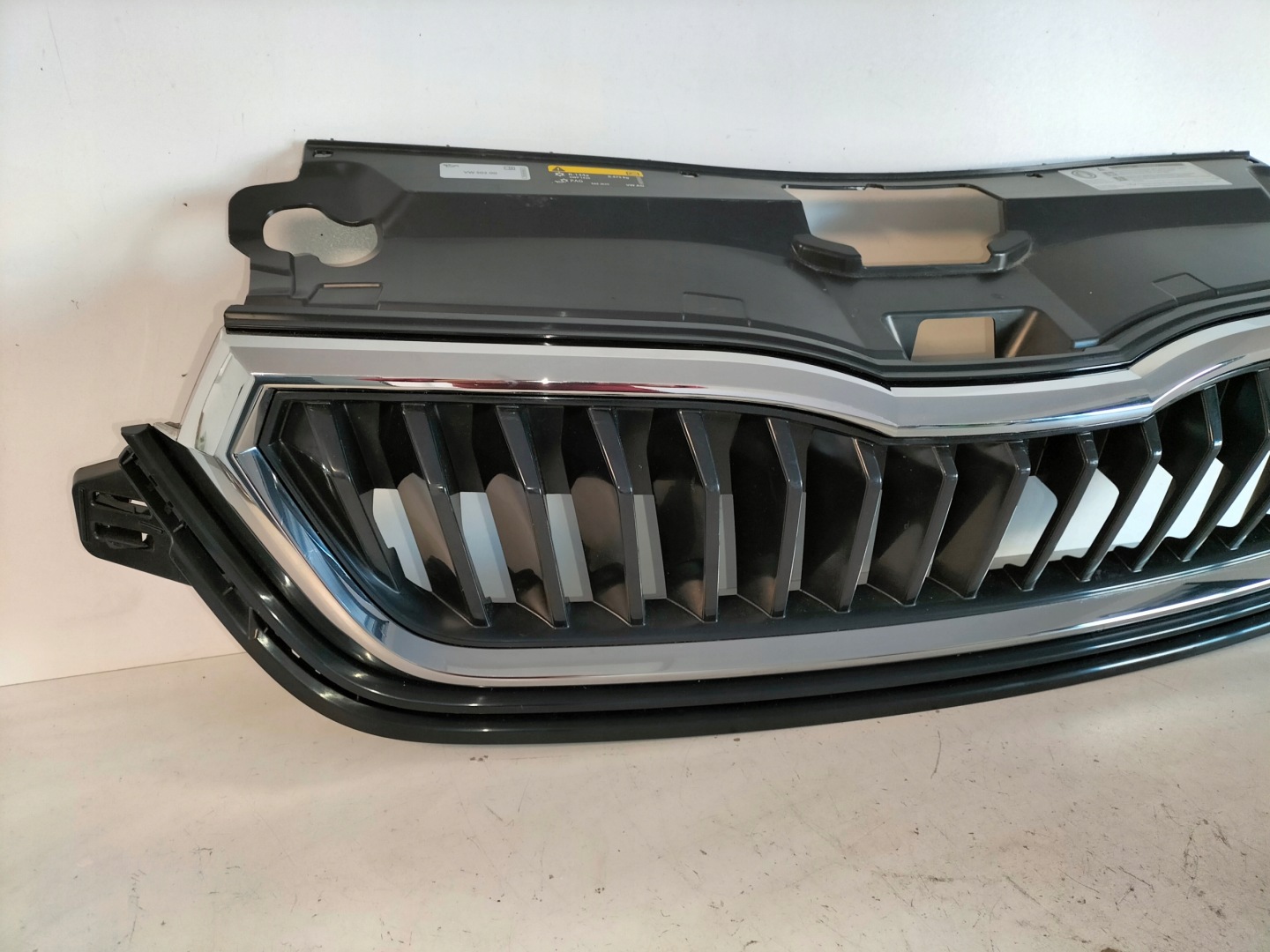 Skoda Rapid NH Kühlergrill FRONTGRILL Kühlergitter - Thumbnail 2