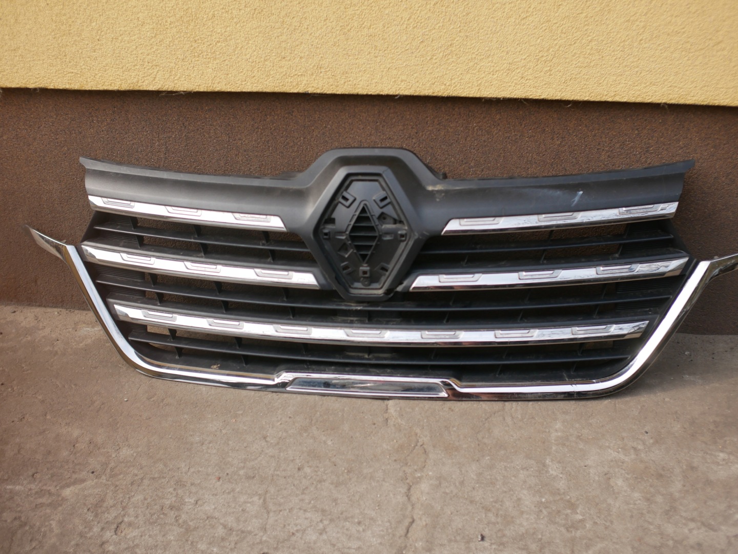 Renault Trafic L Kühlergrill FRONTGRILL Kühlergitter 623101859R - Thumbnail 1
