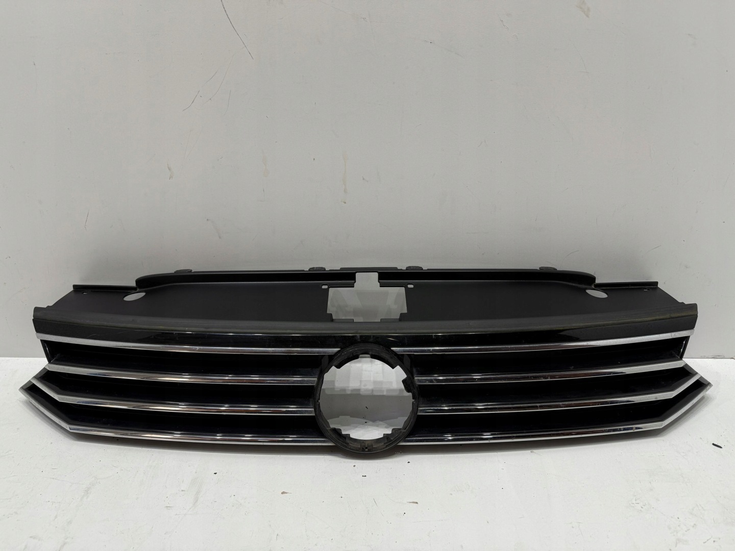 VW Passat B8 Kühlergrill FRONTGRILL Kühlergitter 3G0853653D - Thumbnail 1