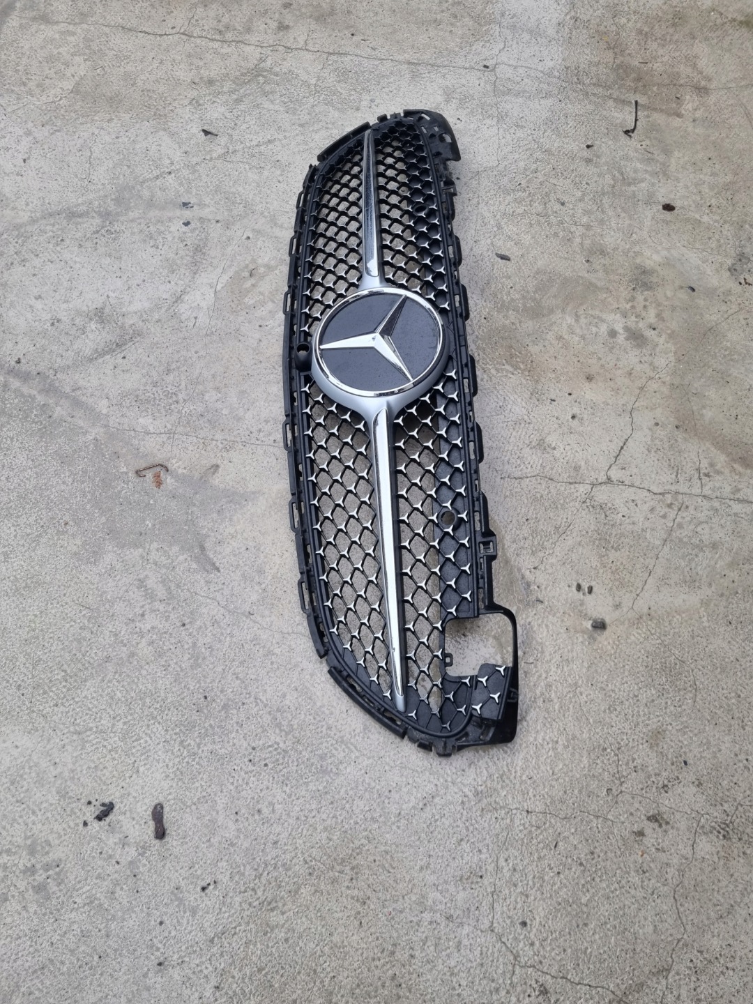 Mercedes-Benz C-Klasse W206 Kühlergrill FRONTGRILL Kühlergitter A2068882100 - Thumbnail 1