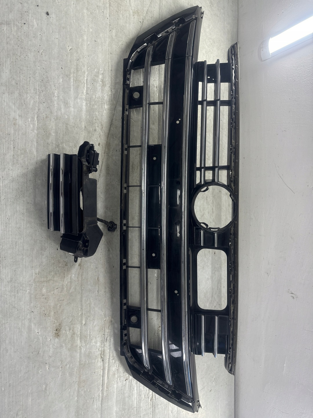 VW Arteon 3H Kühlergrill FRONTGRILL Kühlergitter 3G8853651BJ - Thumbnail 1