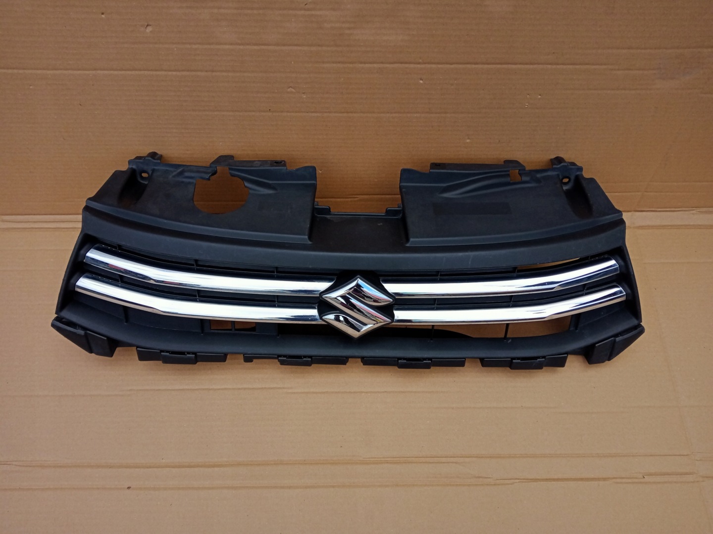 Suzuki Celerio LF Kühlergrill FRONTGRILL Kühlergitter - Thumbnail 1