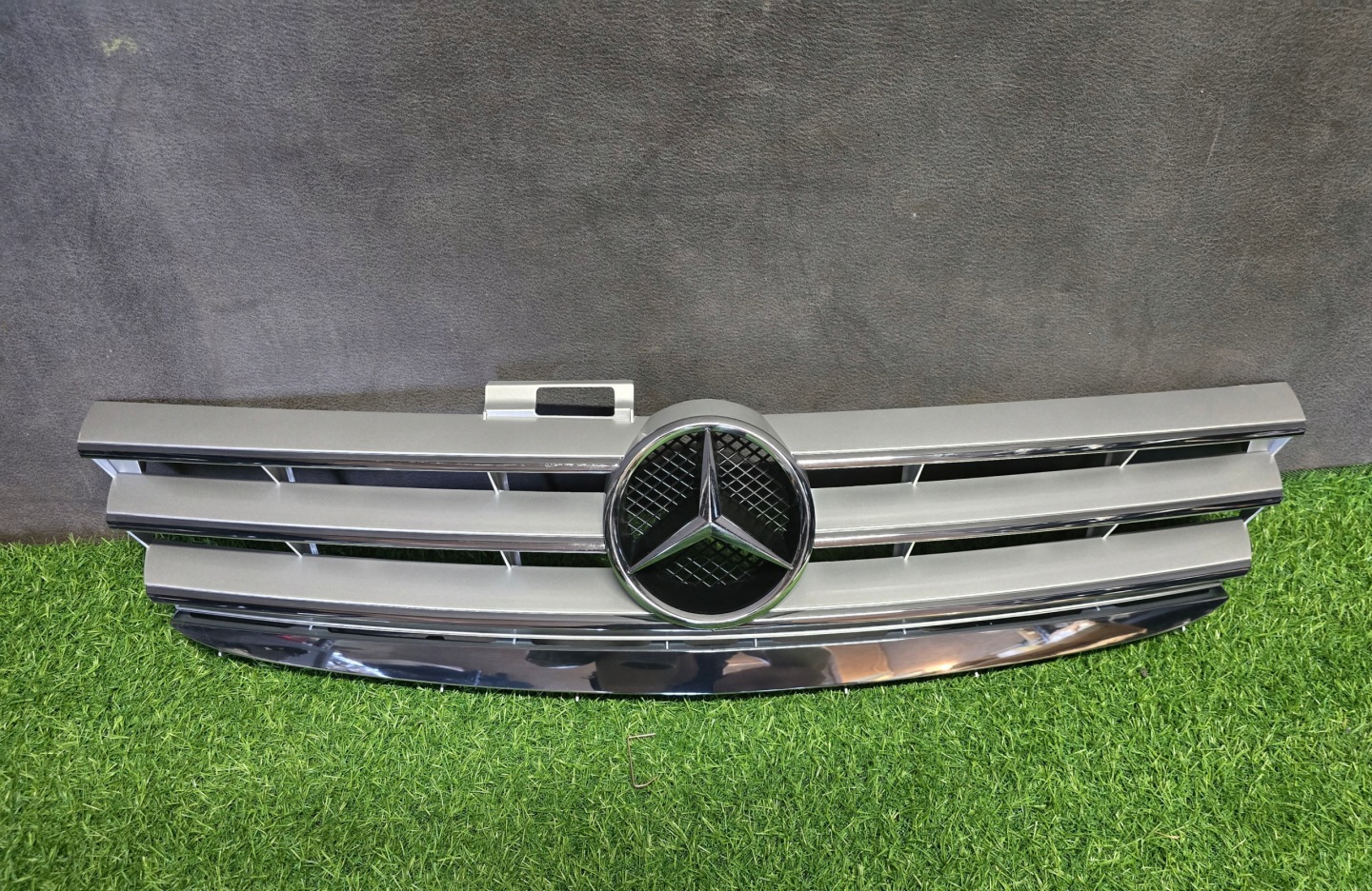 Mercedes-Benz A-Klasse W169 Kühlergrill FRONTGRILL Kühlergitter A1698800583 - Thumbnail 1
