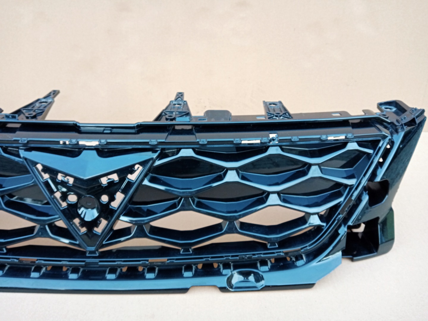 SEAT Ateca 575 Kühlergrill FRONTGRILL Kühlergitter 575853654G - Thumbnail 3