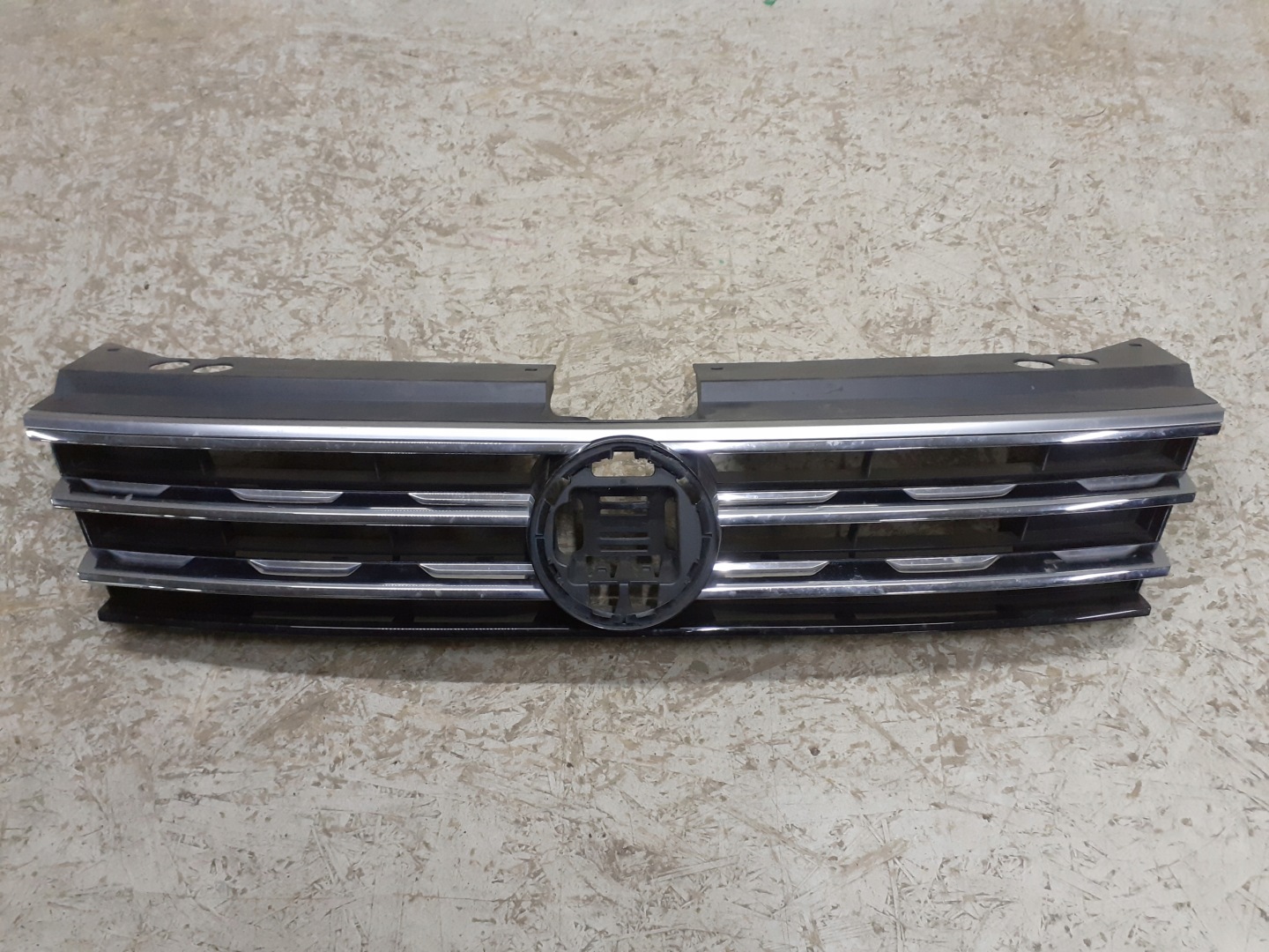 VW Tiguan Kühlergrill FRONTGRILL Kühlergitter 5NA853653B - Thumbnail 1