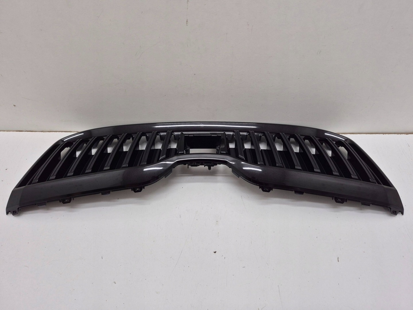 Skoda Superb 3U Kühlergrill FRONTGRILL Kühlergitter 3V0853653GS - Thumbnail 4
