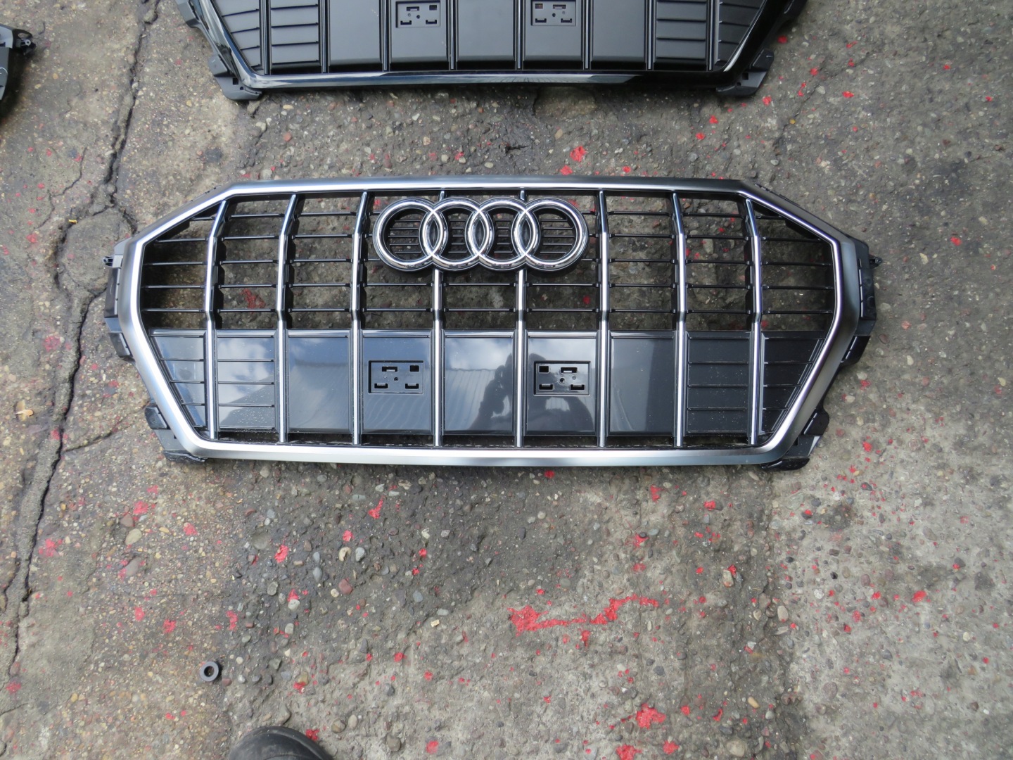 Audi Q3 Kühlergrill FRONTGRILL Kühlergitter 83A853651 - Thumbnail 1