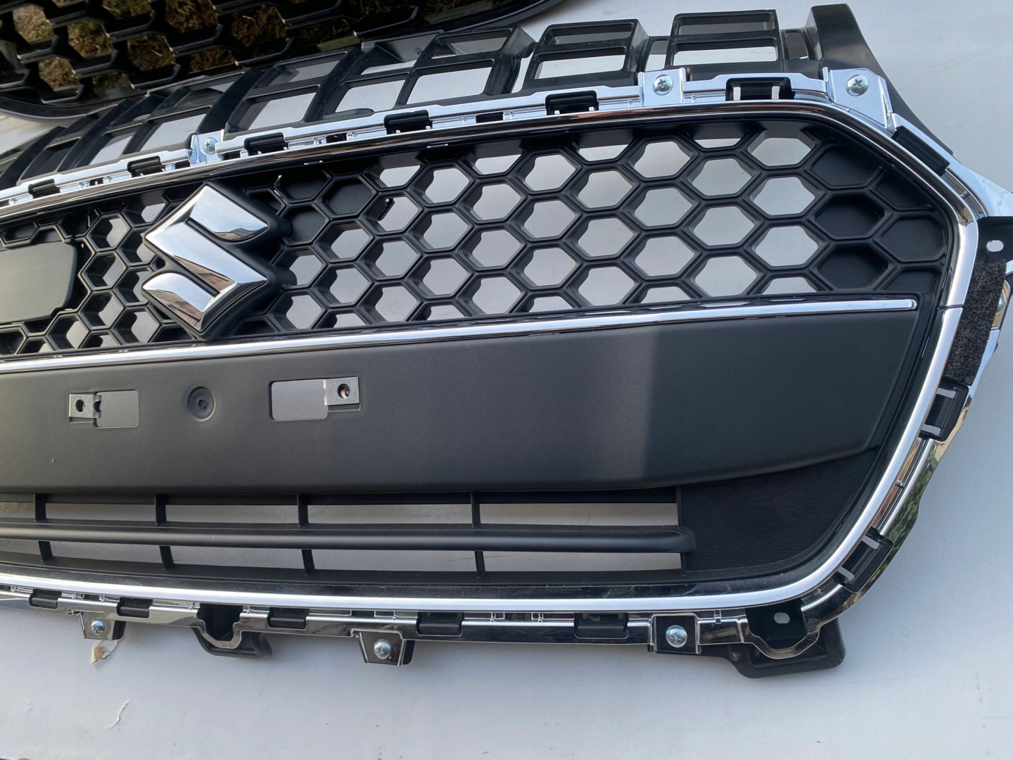 Suzuki Swift I AA Kühlergrill FRONTGRILL Kühlergitter - Thumbnail 4