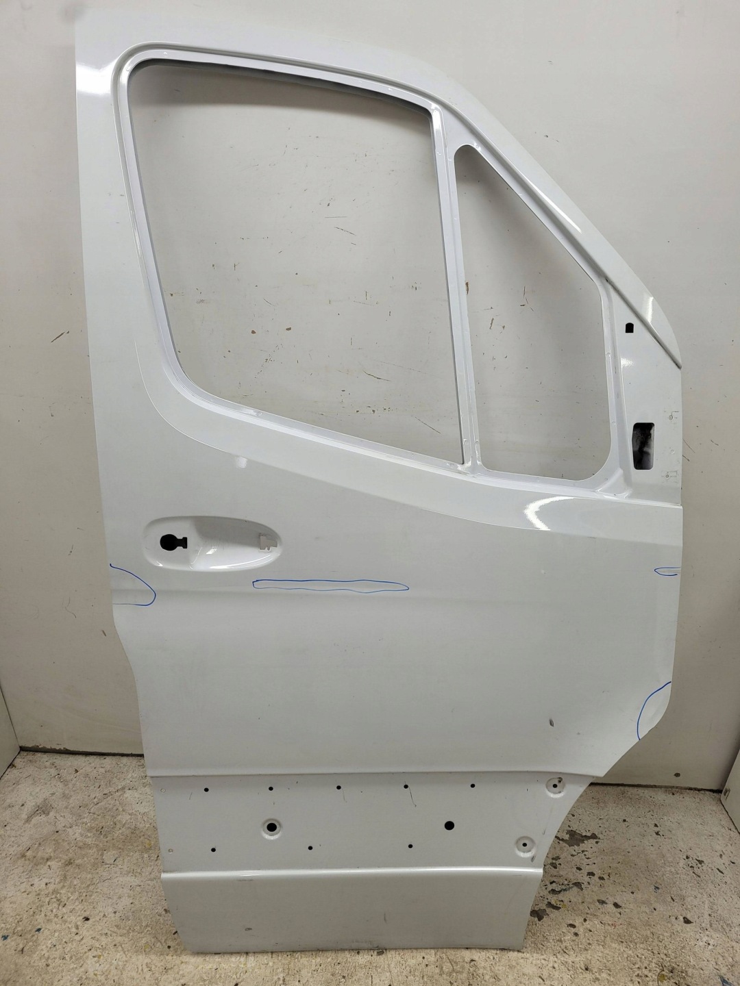 Mercedes-Benz Sprinter W910 Tür Vorne Rechts Door A9107202300 - Thumbnail 1