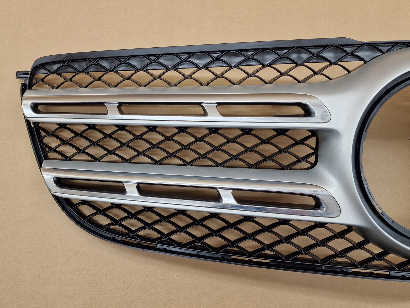 Mercedes-Benz GLS W166 Kühlergrill FRONTGRILL Kühlergitter A1668880460 - Thumbnail 2