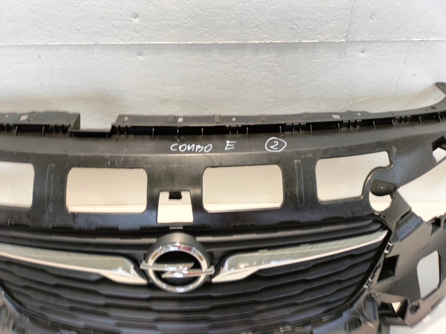 Opel Combo Combo-E Kühlergrill FRONTGRILL Kühlergitter 98168595 - Thumbnail 3