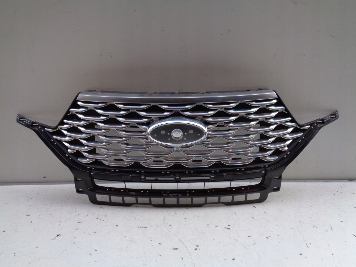 Ford Explorer Kühlergrill FRONTGRILL Kühlergitter LB5B8200EBATR - Thumbnail 1