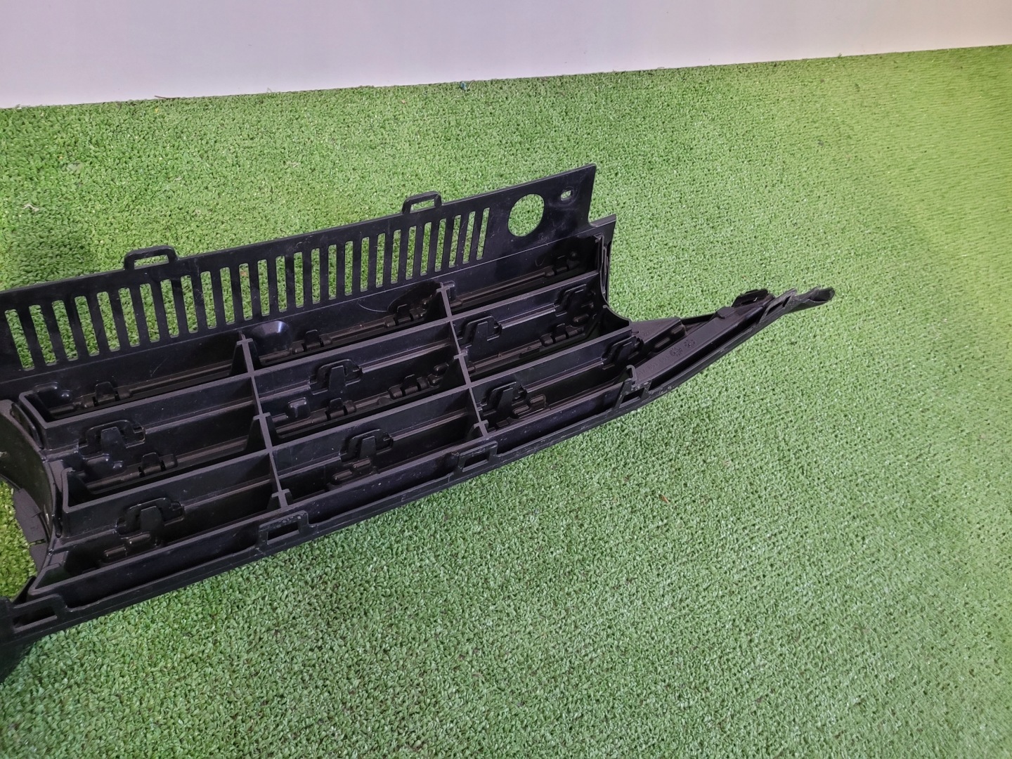 VW Touran I Kühlergrill FRONTGRILL Kühlergitter 5TA853651 - Thumbnail 9