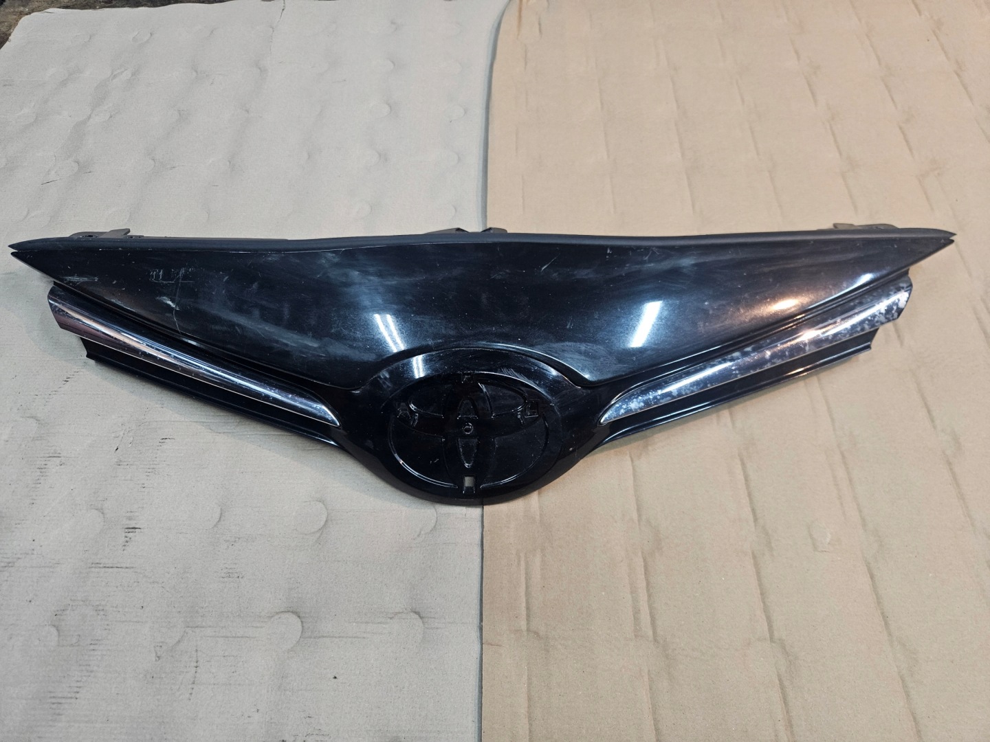 Toyota Avensis T25 Kühlergrill FRONTGRILL Kühlergitter - Thumbnail 1