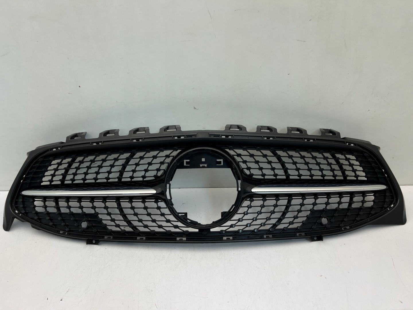 Mercedes-Benz CLA C118 Kühlergrill FRONTGRILL Kühlergitter A1188880000 - Thumbnail 1